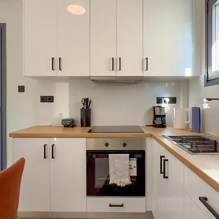Athenian Metro Apartments-2